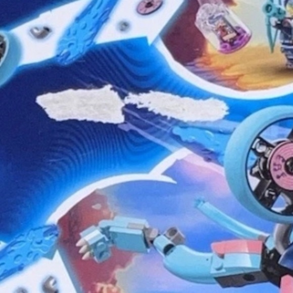 LEGO DREAMZzz Zoey's Cat Motorcycle - Blue and Pink Adventure - Picture 3 of 3